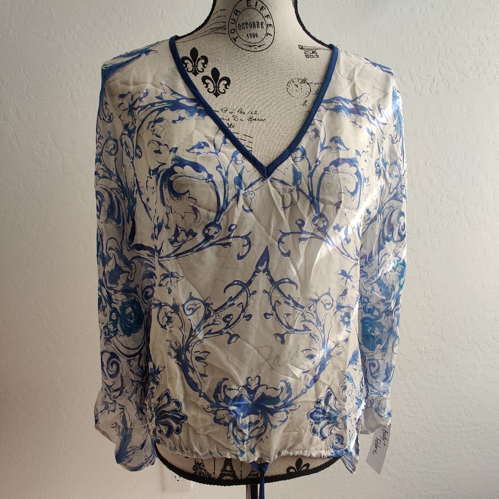 🆕 Single Los Angeles Ivory & Blue Sheer Boho Flare Sleeve Top_Small